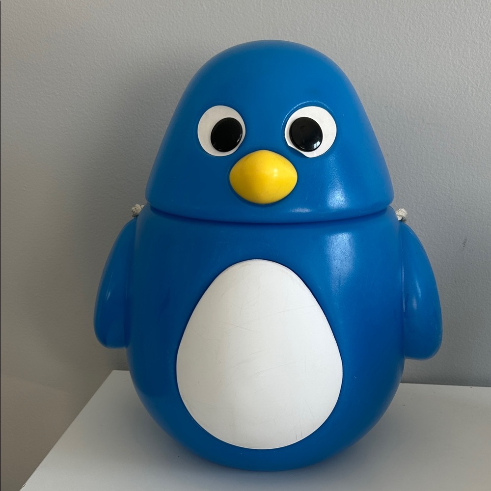 Little Tikes Poppy Penguin Toy Box Storage Carrier Bin Lid Squeaks Blue 15" VTG